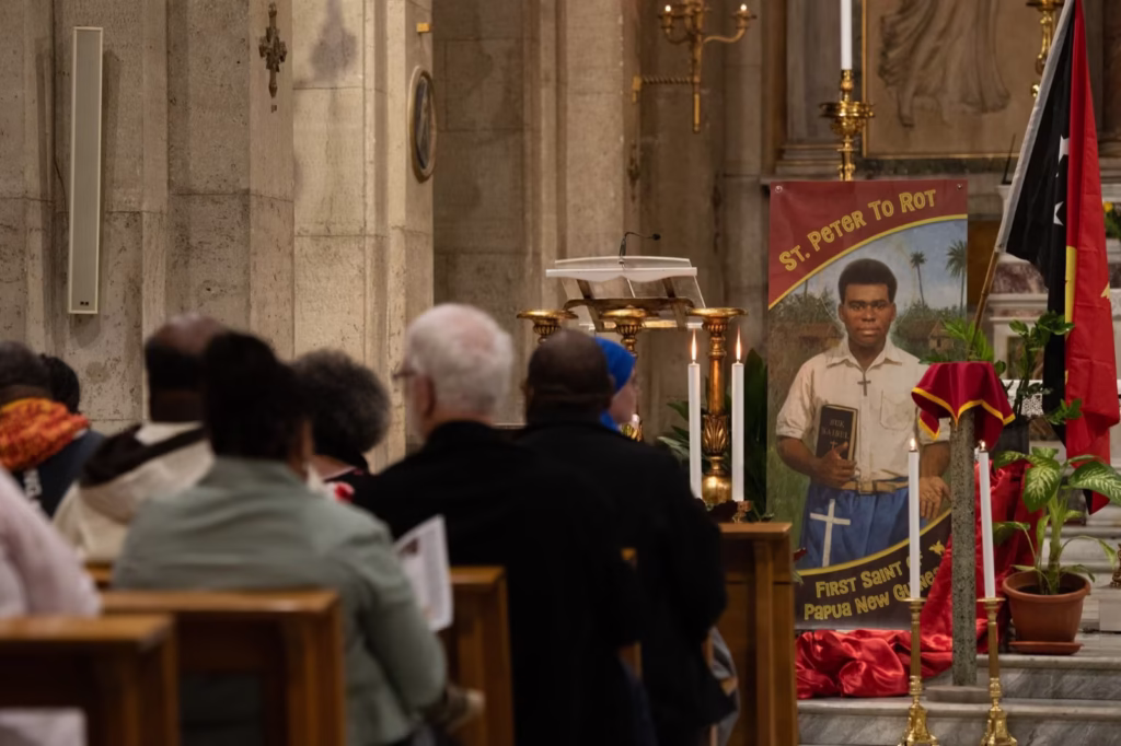 Vigil before the Canonization of Saint Peter To Rot (03)